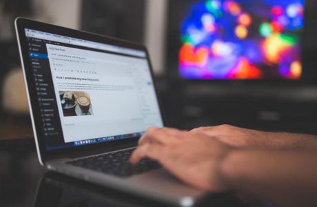 Starting a Business Blog Is A Must For Success: Eight Tips